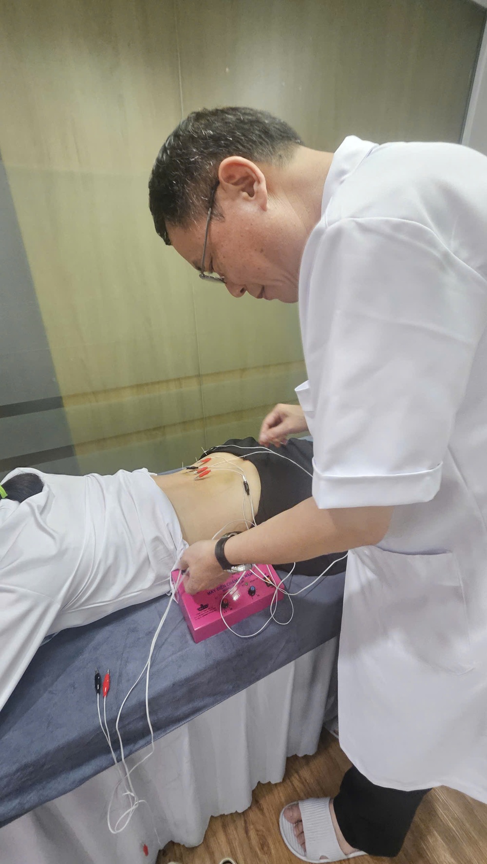 Châm Cứu Bấm Huyệt Hàng Gai