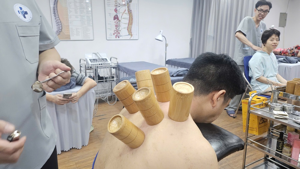 Châm Cứu Bấm Huyệt Đại Kim