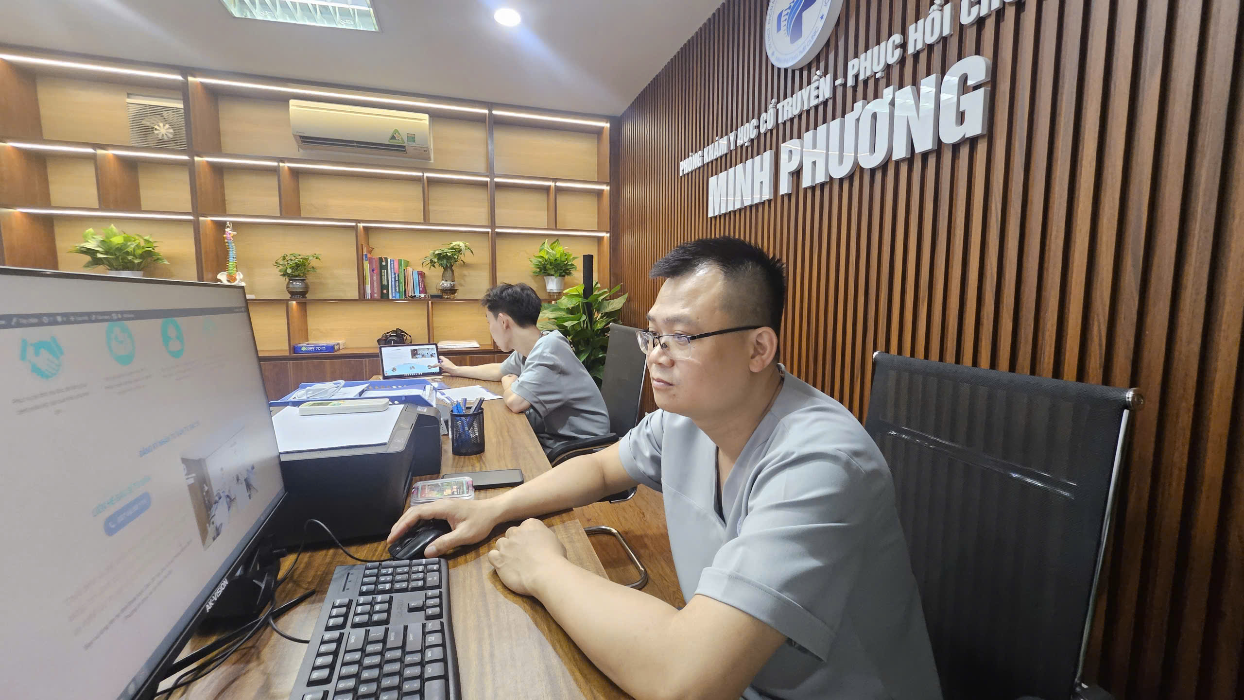 Phục Hồi Vận Động Bằng Dịch Vụ Châm Cứu Bấm Huyệt Yên Nghĩa
